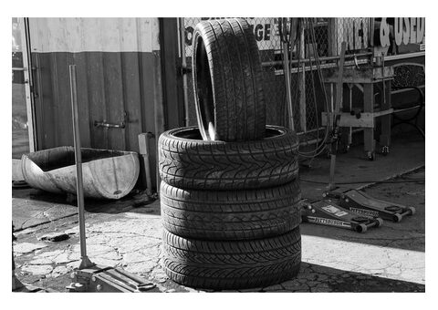 Set of 4 Alloy Wheels 18" with Tires