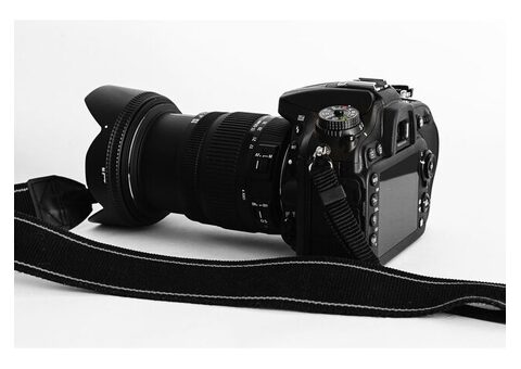 Canon EOS 90D DSLR with 18-135mm Lens
