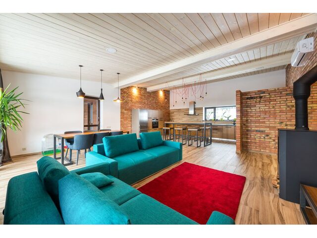Modern 2BR Apartment Downtown — Available Now
