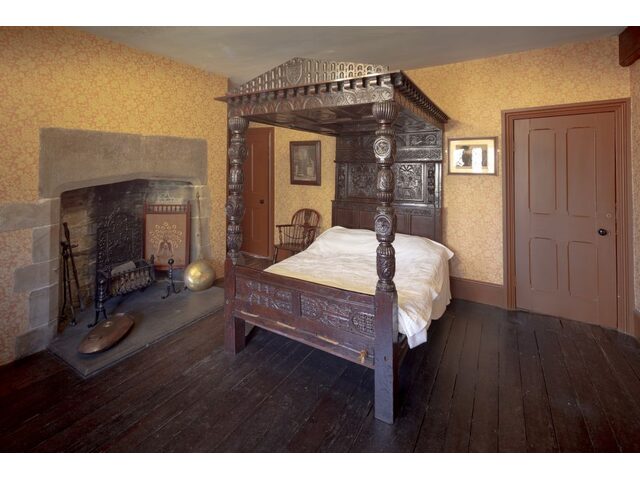 Furnished Room in Shared House — All Utilities